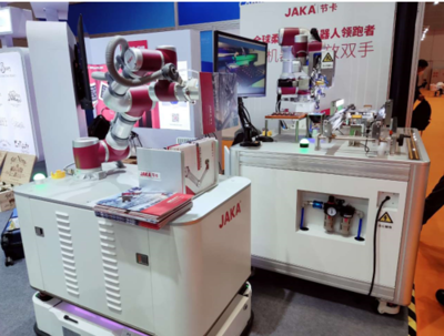 節(jié)卡機(jī)器人閃耀進(jìn)博會(huì) 國家級(jí)“小巨人”以人機(jī)協(xié)作賦能柔性智造與移動(dòng)應(yīng)用新篇章